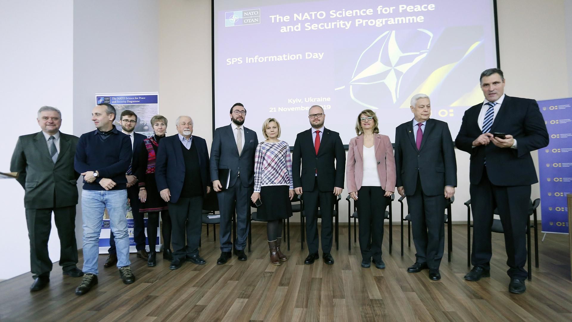 Понад 10 мільйонів євро фінансування: у Міносвіти розповіли про співпрацю з НАТО Понад 10 мільйонів євро фінансування: у Міносвіти розповіли про співпрацю з НАТО