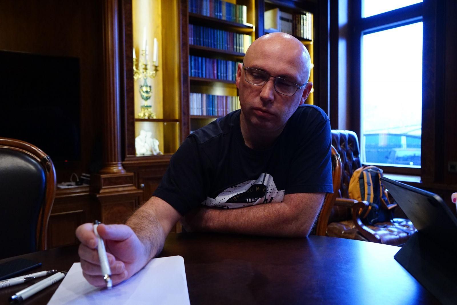 "Контрабандист" Фирманюк рассказал о встрече с Нефедовым "Контрабандист" Фирманюк рассказал о встрече с Нефедовым