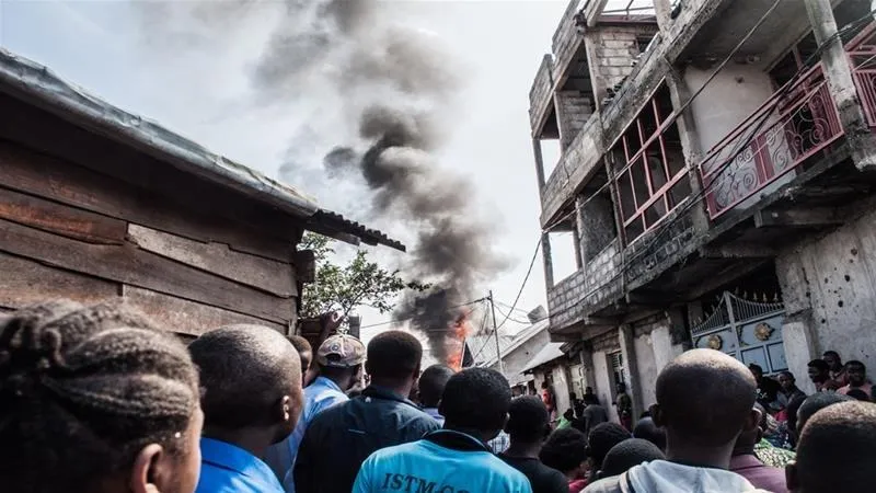 у ДР Конго літак впав на житлові будинки