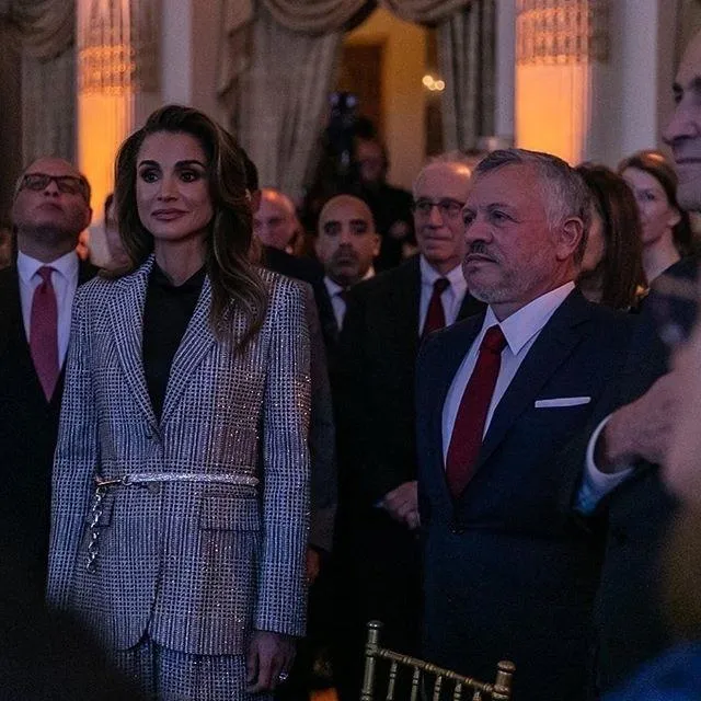 Стильний образ королеви Ранії Стильний образ королеви Ранії