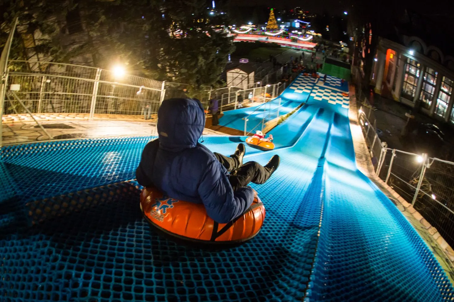 Розваги на ВДНГ в Новорічну ніч Розваги на ВДНГ в Новорічну ніч