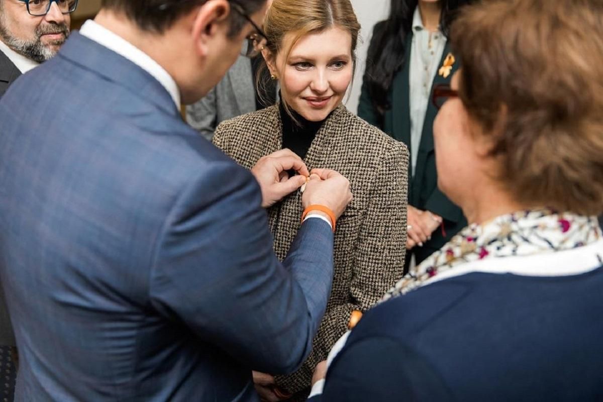 Допомога жертвам домашнього насильства: Олена Зеленська розповіла про "гарячу лінію" в Україні