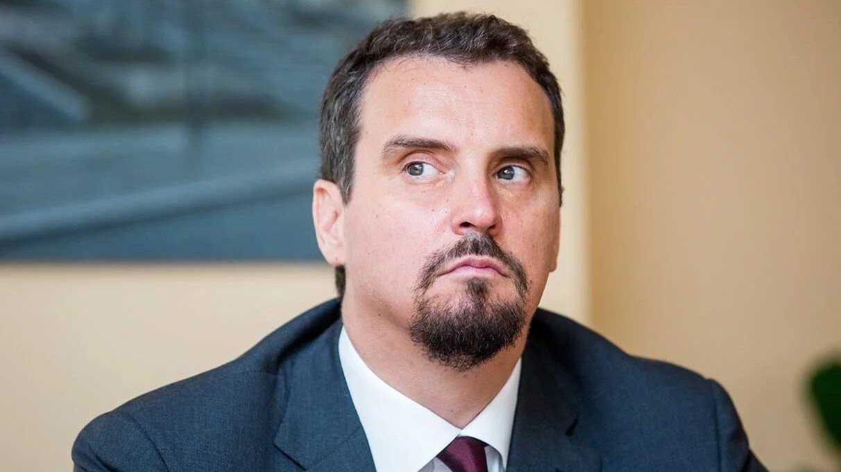 Керівник Укроборонпрому Абромавичус поскаржився на низьку зарплату Керівник Укроборонпрому Абромавичус поскаржився на низьку зарплату