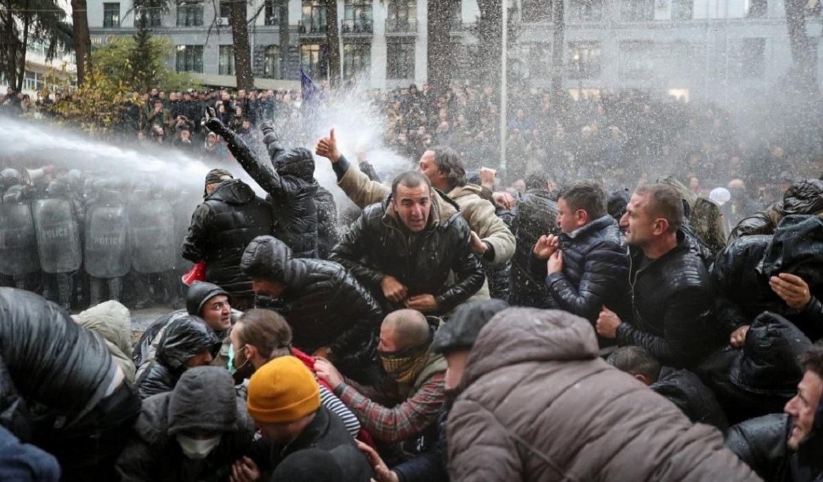 Протести у Тбілісі: поліція відпустила всіх затриманих