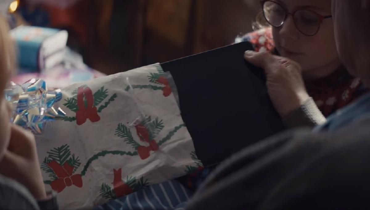 Apple показала праздничную рекламу iPad: трогательное видео