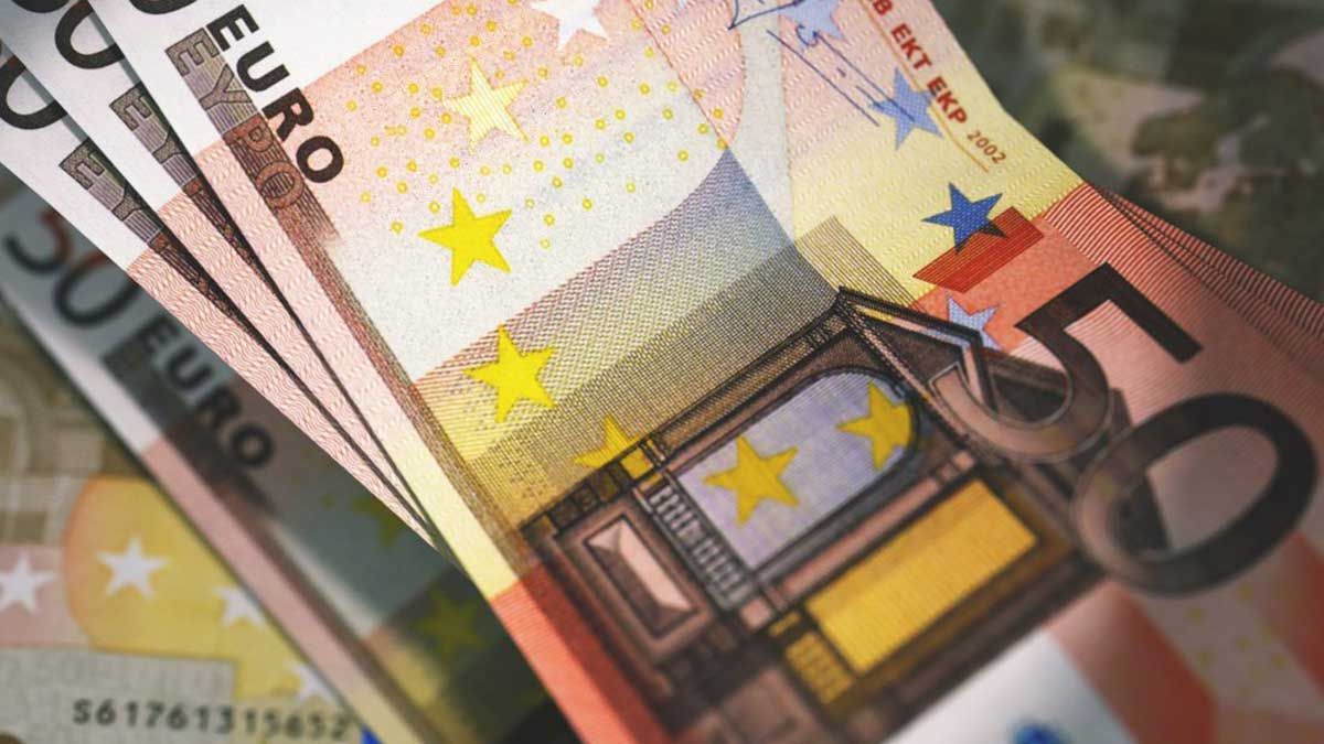Готівковий курс валют на 26.11.2019: курс долара і євро