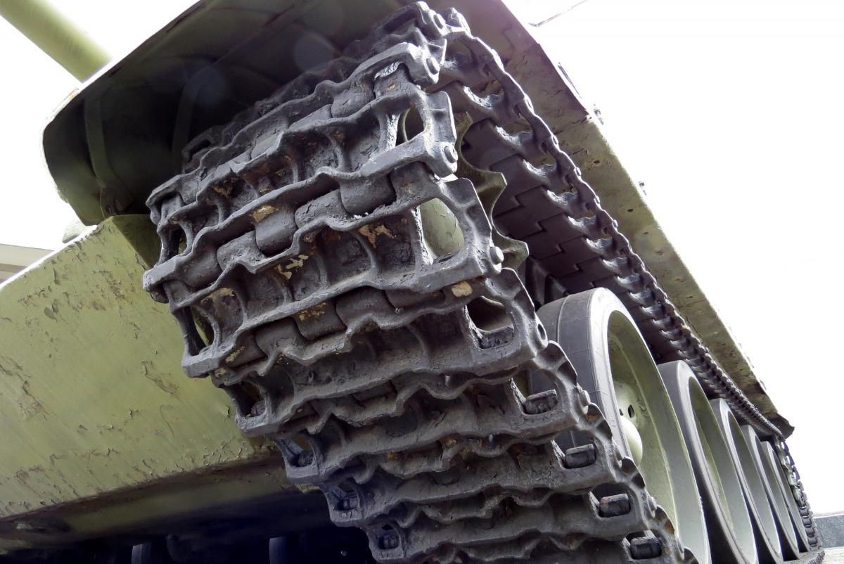 Нестачу бронетехніки на 9 мільйонів виявили у військовій частині на Львівщині Нестачу бронетехніки на 9 мільйонів виявили у військовій частині на Львівщині