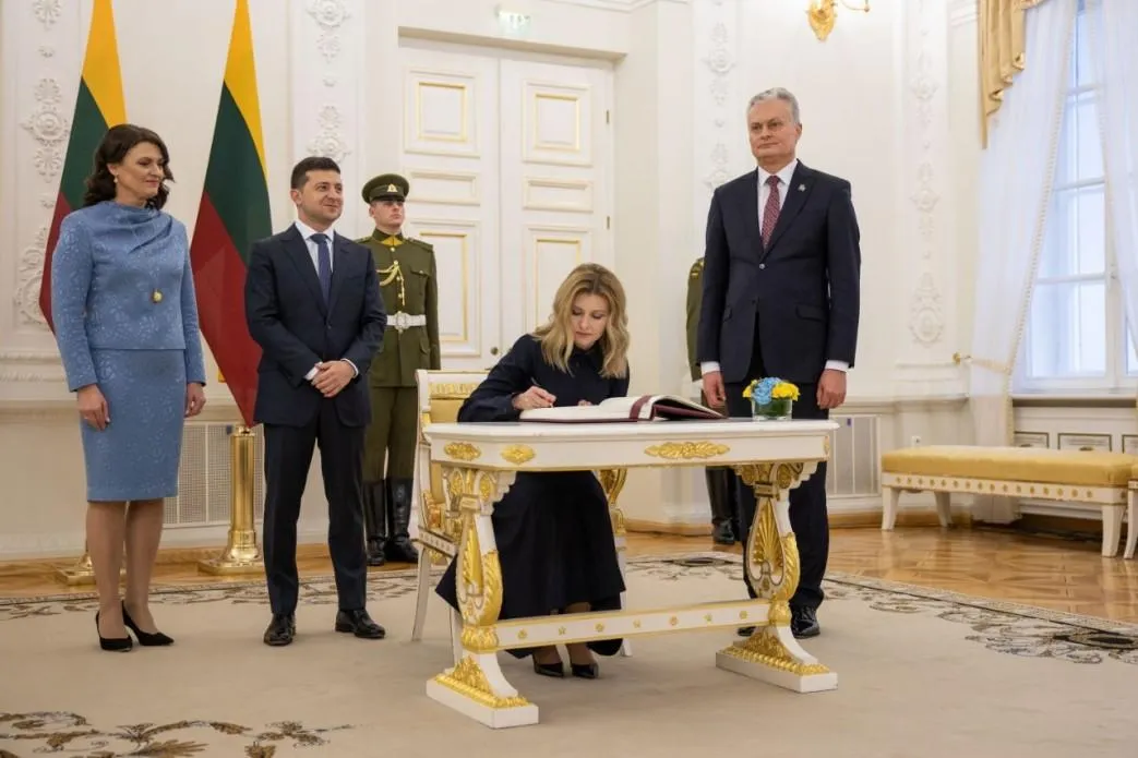 Стильний образ Олени Зеленської Стильний образ Олени Зеленської