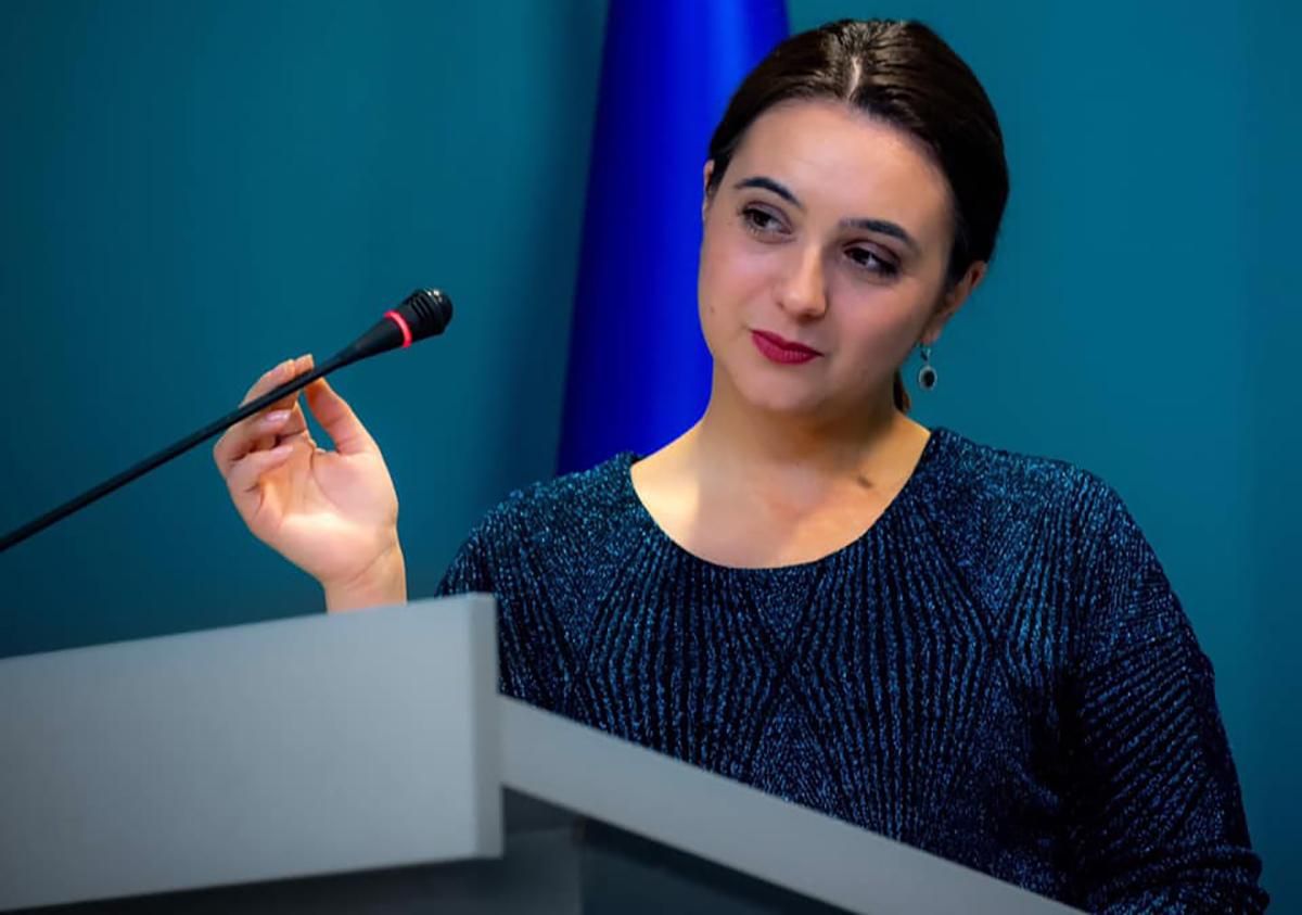 Мендель раскрыла размер своей зарплаты Мендель раскрыла размер своей зарплаты