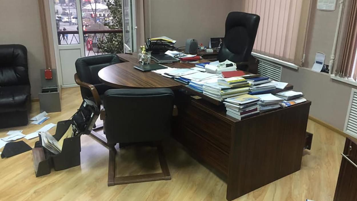 Невідомі обікрали Спілку журналістів у Києві: фото Невідомі обікрали Спілку журналістів у Києві: фото