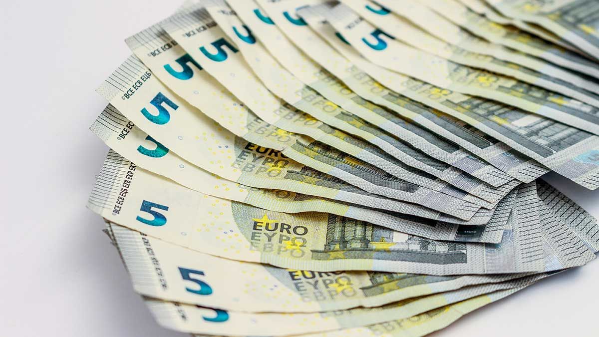 Наличный курс валют на 28.11.2019: курс доллара и евро