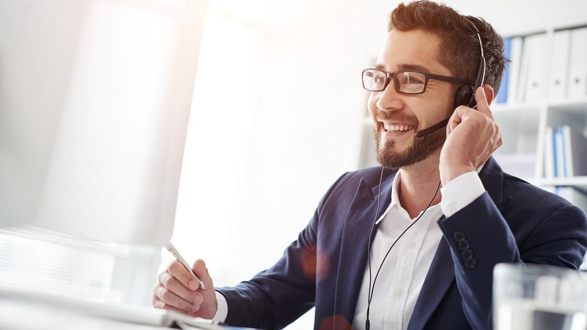 Apple запатентувала інноваційні навушники для аудіоконференцій Apple запатентувала інноваційні навушники для аудіоконференцій