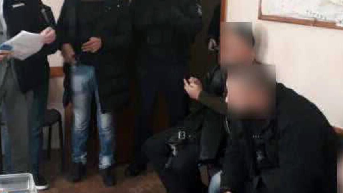 Троє поліцейських на службі побили чоловіка в Одесі