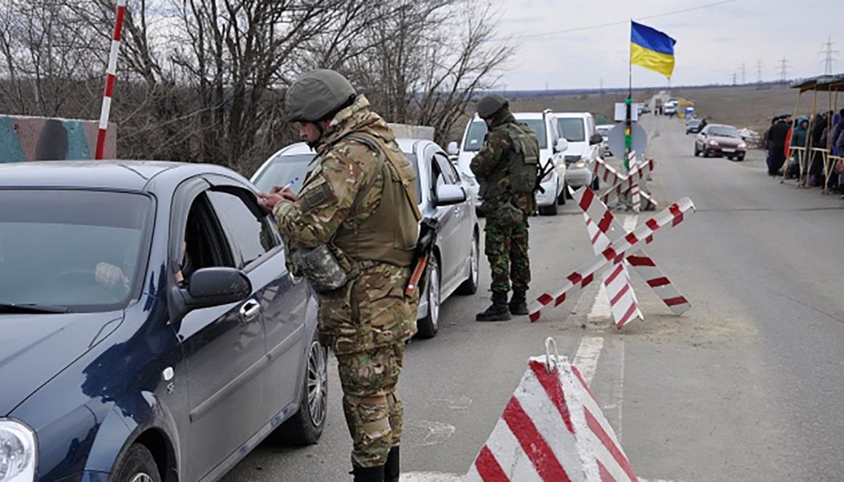 Что разрешено и что запрещено везти через линию разграничения на Донбассе: инфографика Что разрешено и что запрещено везти через линию разграничения на Донбассе: инфографика