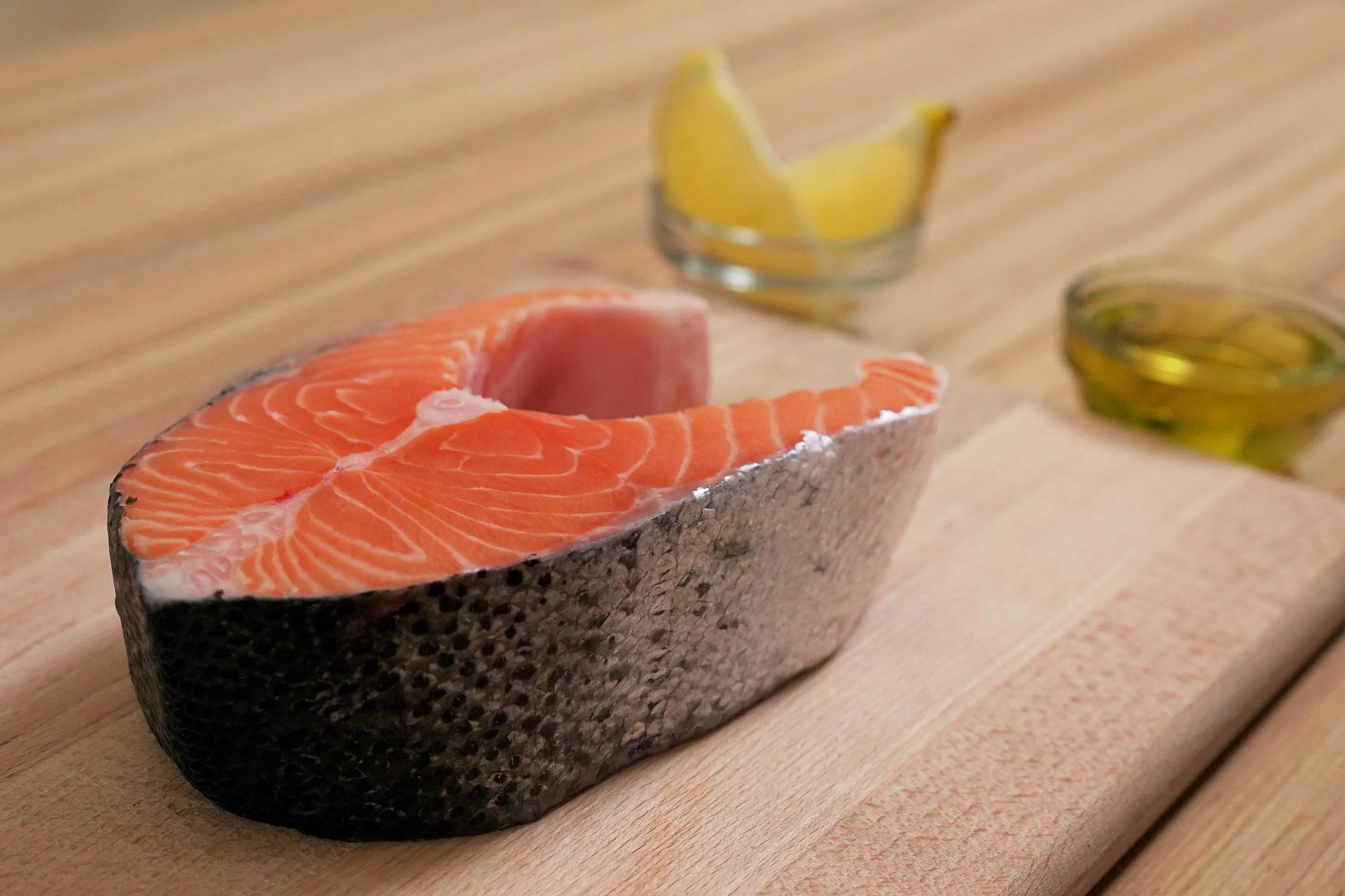 Рецепт приготування стейка лосося з броколі та морквою на сковорідці Рецепт приготування стейка лосося з броколі та морквою на сковорідці