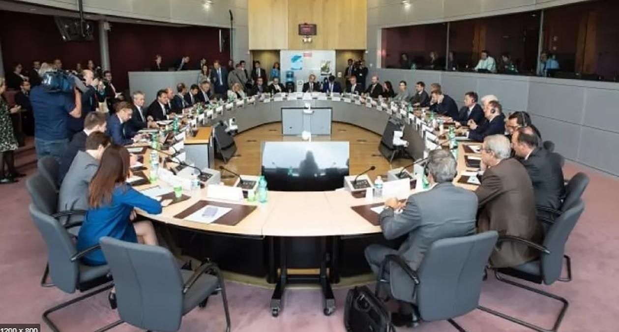 Переговори про транзит газу через Україну перенесли Переговори про транзит газу через Україну перенесли