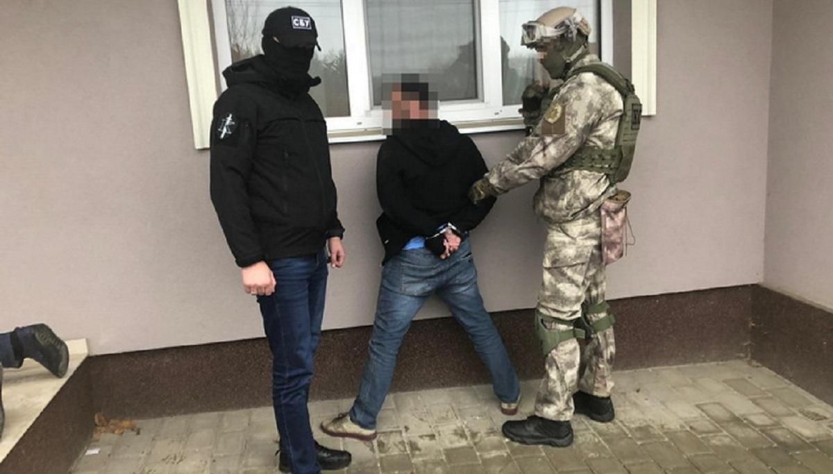 СБУ спіймала банду "кришувальників" бізнесу на Закарпатті: фото СБУ спіймала банду "кришувальників" бізнесу на Закарпатті: фото