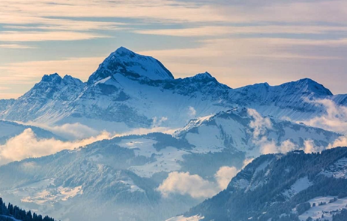 На Монблане сошла лавина: погибли лыжники – видео На Монблане сошла лавина: погибли лыжники – видео