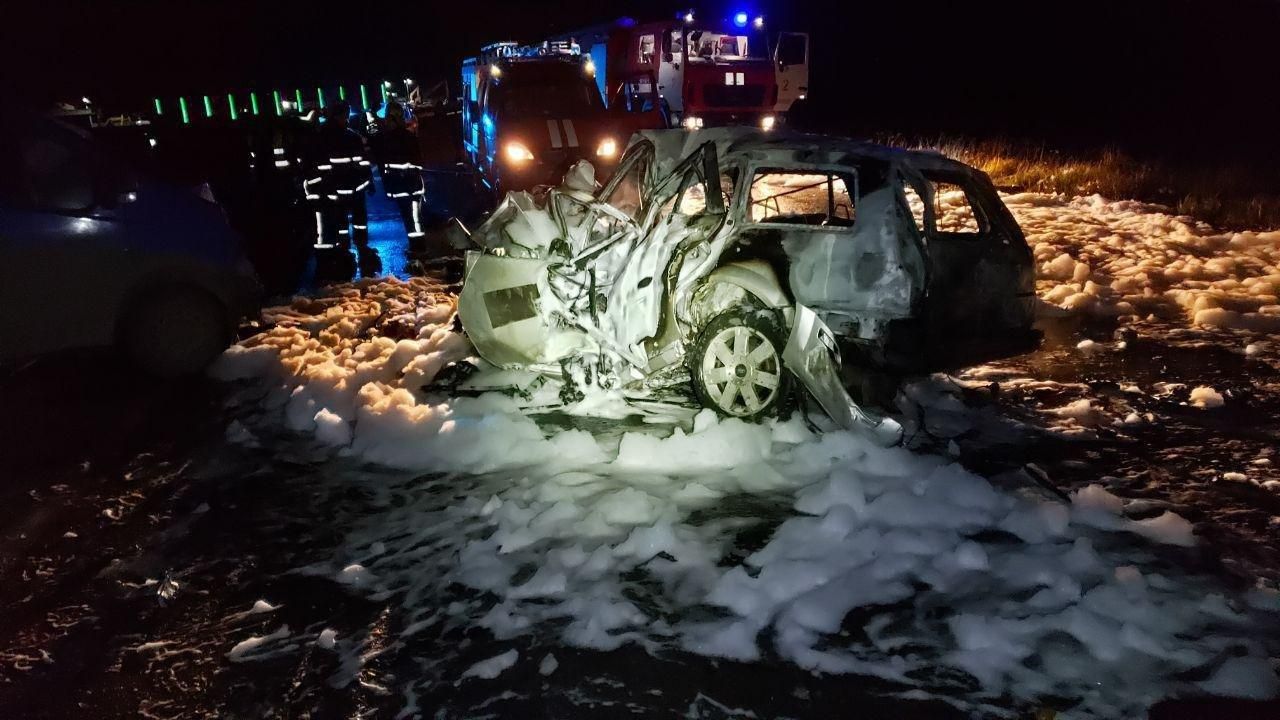 Смертельна ДТП поблизу Чернівців: серед загиблих дитина – фото