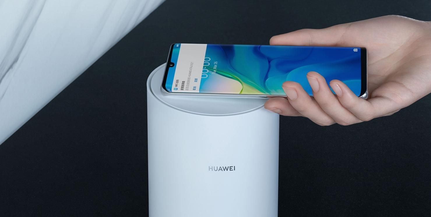 Huawei представила мощный роутер с поддержкой NFC Huawei представила мощный роутер с поддержкой NFC