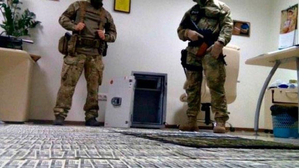 Антикорупційний суд відмовився взяти справу "діамантових прокурорів" Антикорупційний суд відмовився взяти справу "діамантових прокурорів"