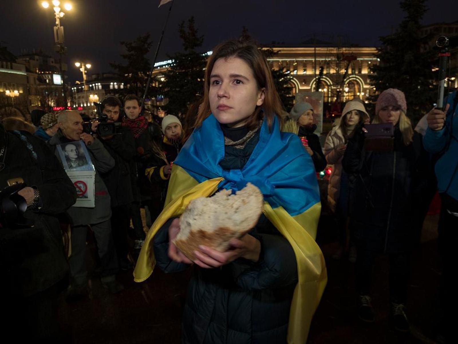 У Москві вшанували пам'ять жертв Голодомору: фото та відео