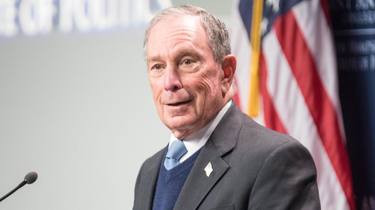 Блумберг мэр нью-йорка. Rub bloomberg. Илмарс блумбергс. Rub bloomberg. Илмарс блумбергс.