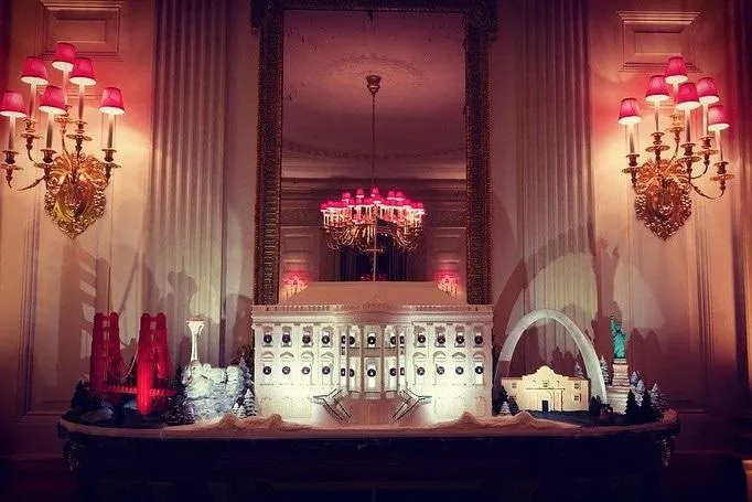 Зменшена копія Білого дому Зменшена копія Білого дому