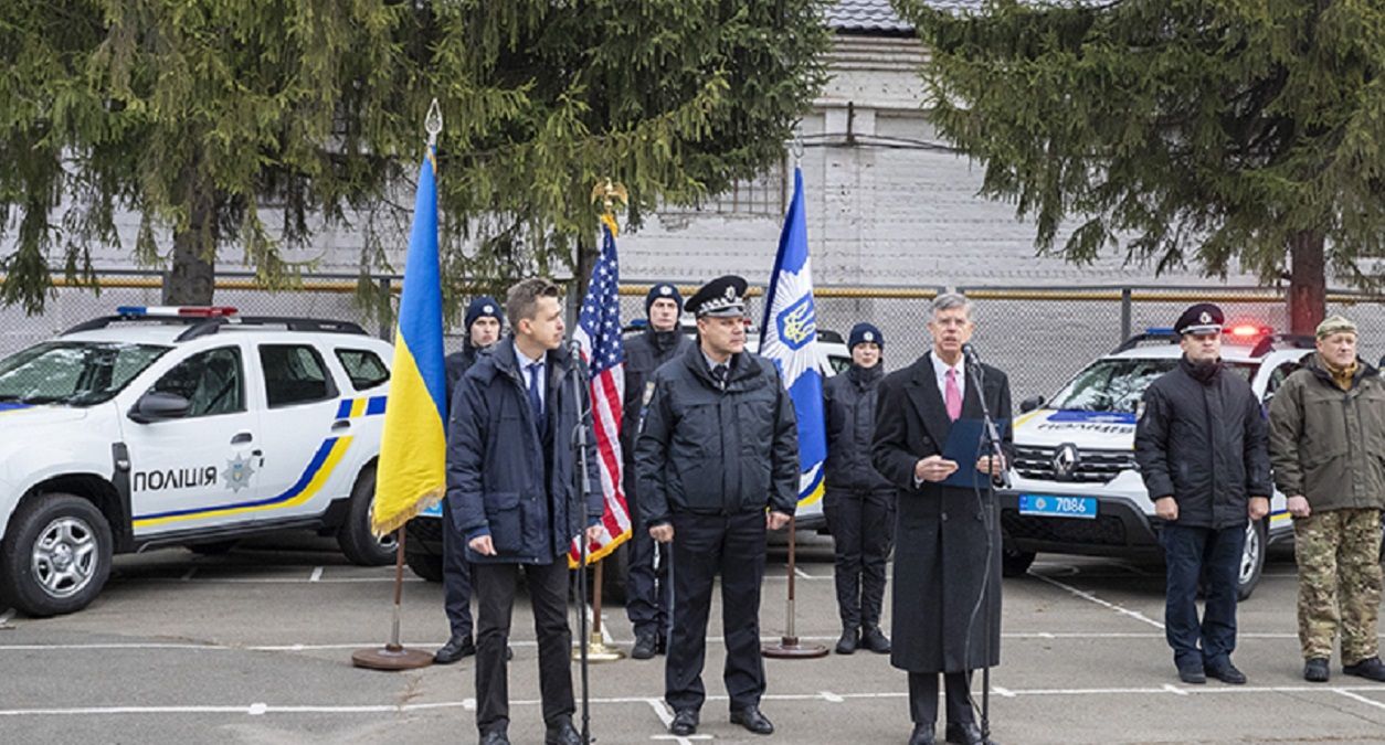 США передали українській поліції 88 нових авто: кому їх віддадуть