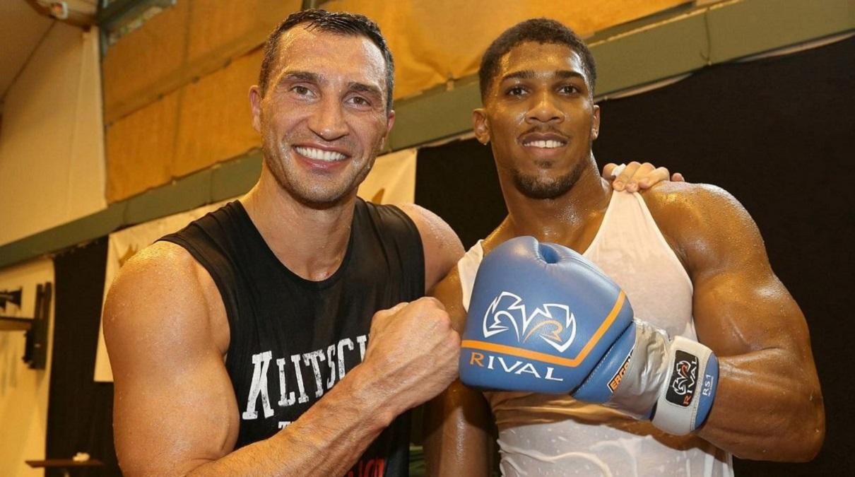 Володимир Кличко дав поради Джошуа перед мегабоєм з Руїсом