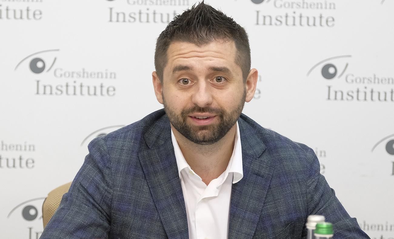 Арахамия объяснил, почему уволил своего заместителя Соломчука Арахамия объяснил, почему уволил своего заместителя Соломчука