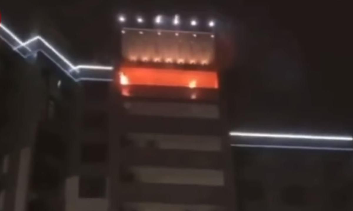 Пожежа у Києві: загорілась елітна новобудова у "Новопечерських липках" Пожежа у Києві: загорілась елітна новобудова у "Новопечерських липках"