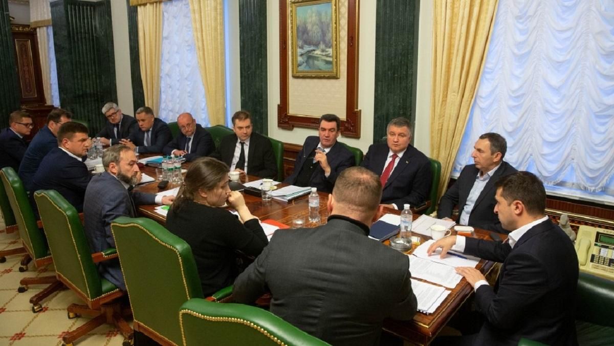 ОПУ затвердив 5 сценаріїв реінтеграції Донбасу ОПУ затвердив 5 сценаріїв реінтеграції Донбасу