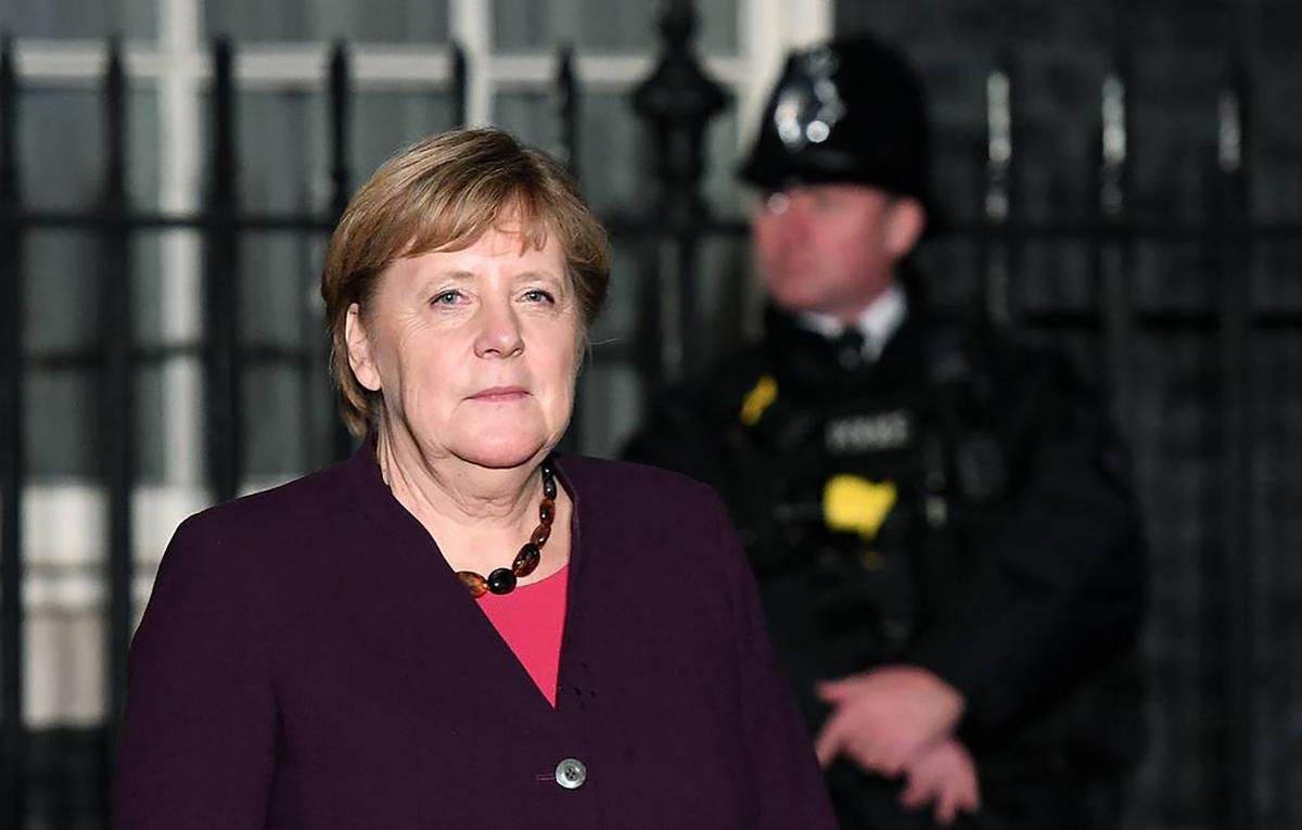 Выдворение российских дипломатов из Германии: Меркель впервые прокомментировала скандал