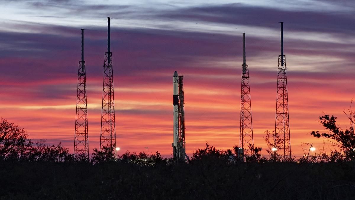 SpaceX вивела на орбіту "готель для роботів": вражаючі фото запуску