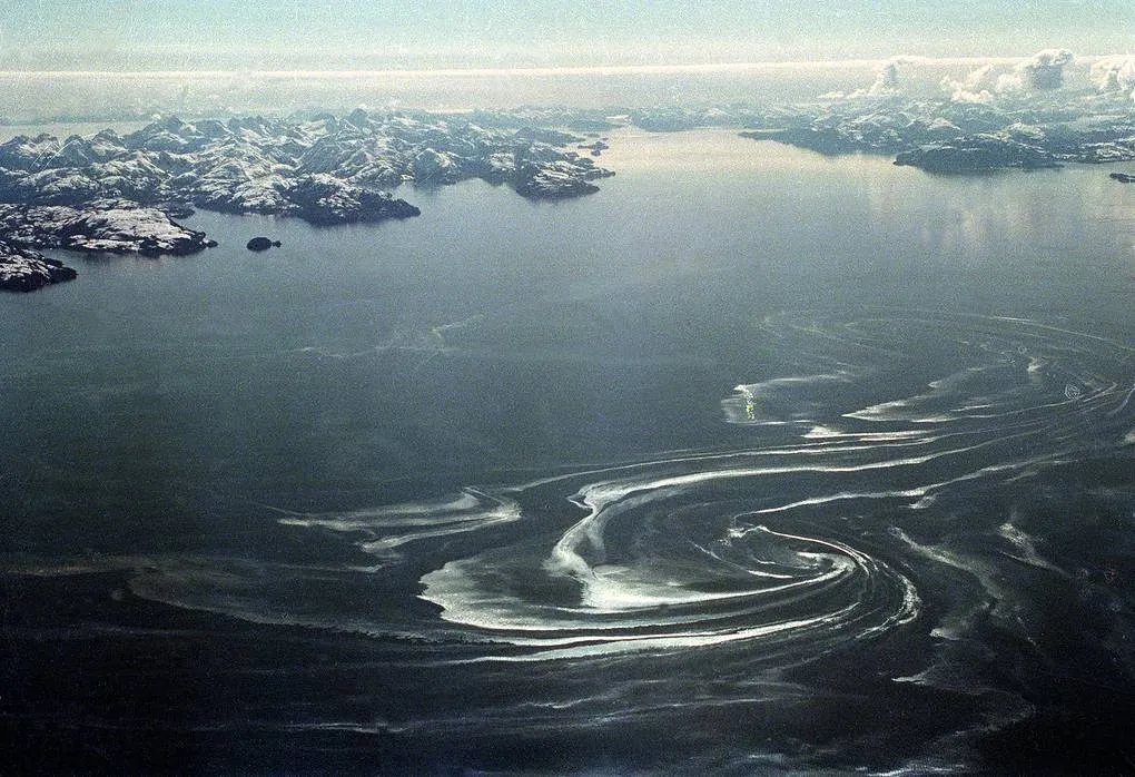 Нафта аварія танкер Нафта аварія танкер