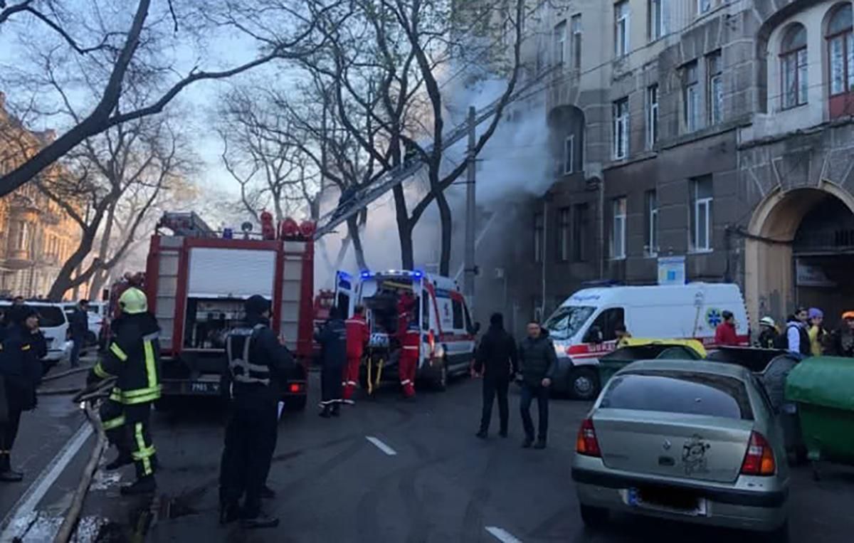 Знайшлася жінка, яку вважали зниклою після пожежі в коледжі Одеси