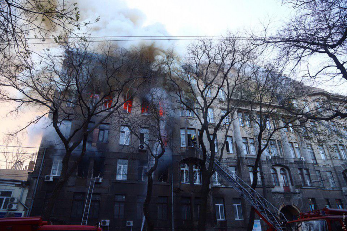 Пожар в колледже Одессы: что случилось со спасателями и в каком они состоянии