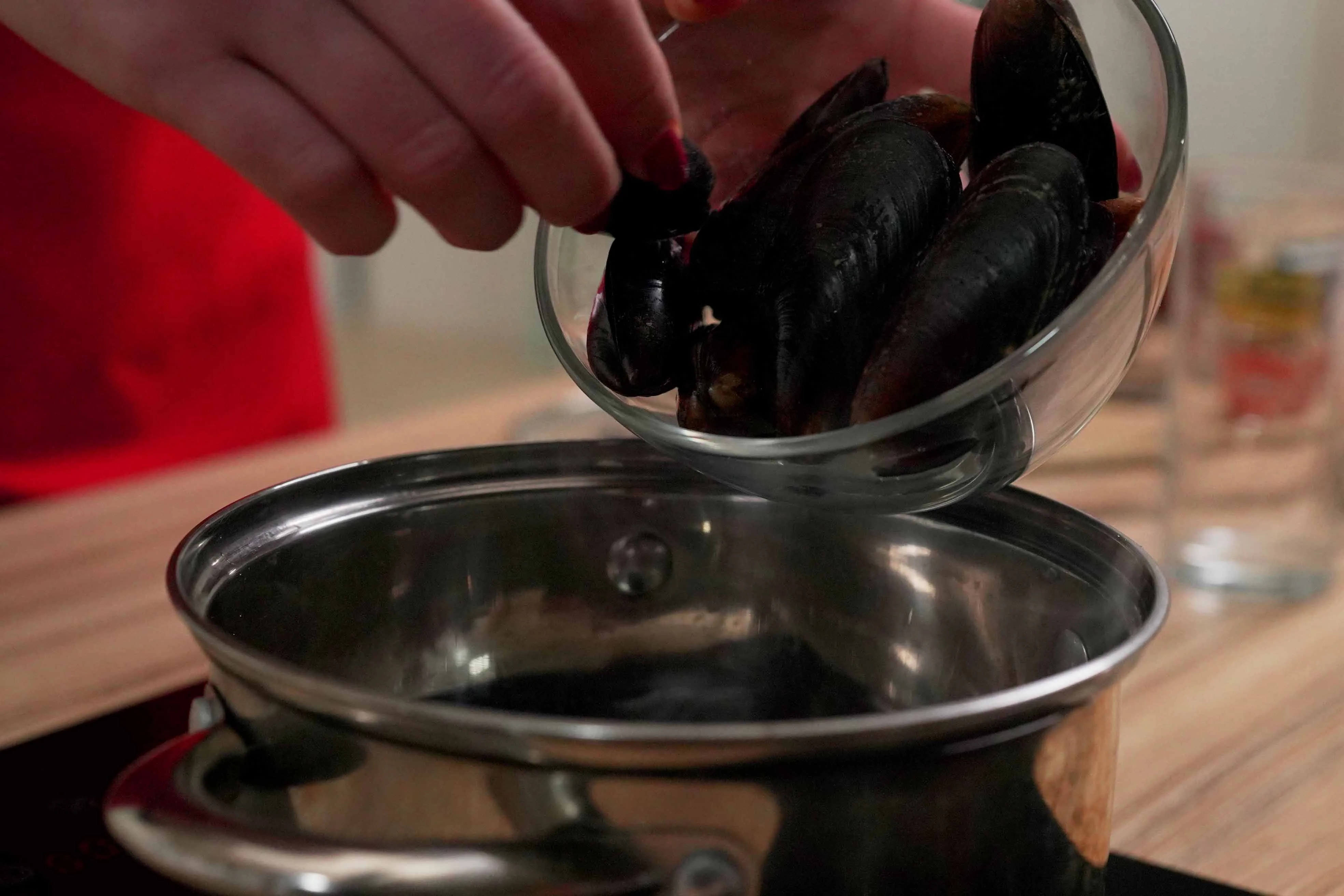Рецепт приготування мідій у помідорній сальсі