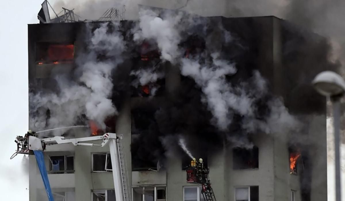 Смертельний вибух у багатоповерхівці у Словаччині: люди вистрибували з вікон – фото, відео