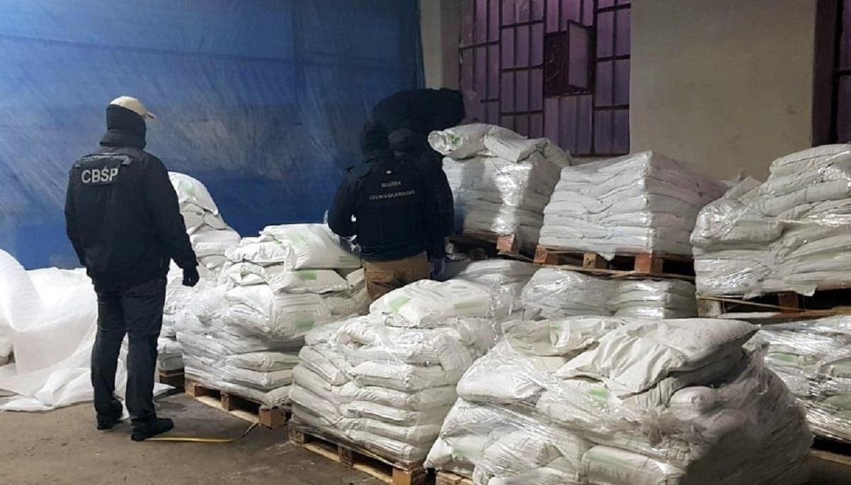 В Польше обнаружили крупнейшую за 30 лет партию кокаина В Польше обнаружили крупнейшую за 30 лет партию кокаина