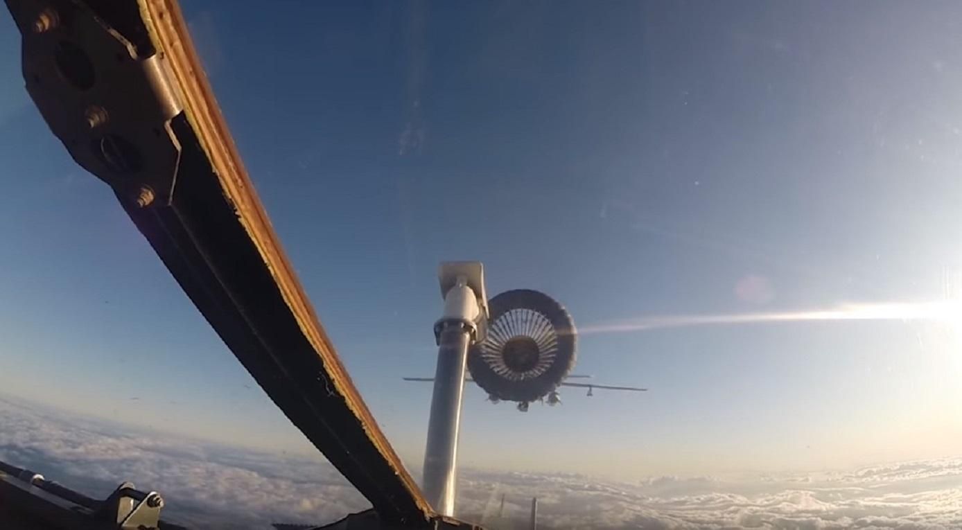 Збройні сили вперше за 20 років виконали дозаправку у повітрі: видовищне відео Збройні сили вперше за 20 років виконали дозаправку у повітрі: видовищне відео