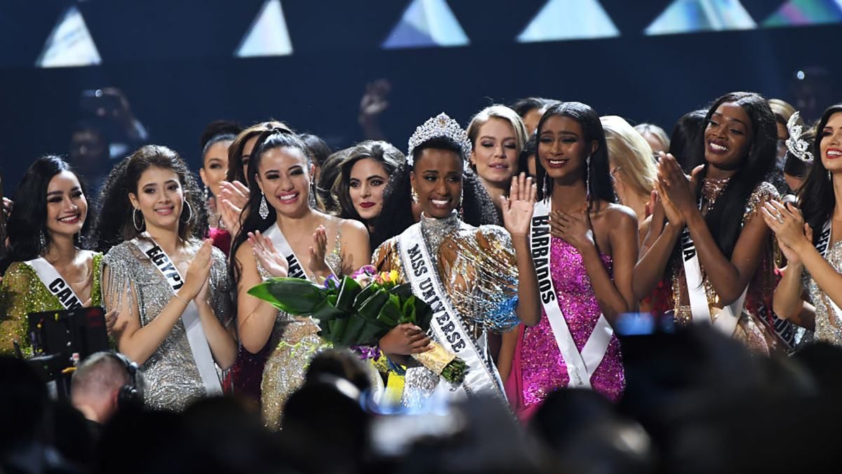 "Міс Всесвіт 2019" Зозібіні Тунзі: біографія переможниці престижного конкурсу