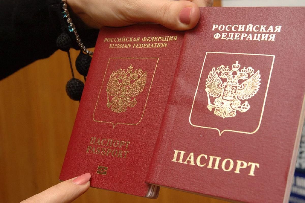 Сколько жителей оккупированного Донбасса уже получили российские паспорта: данные МВД РФ