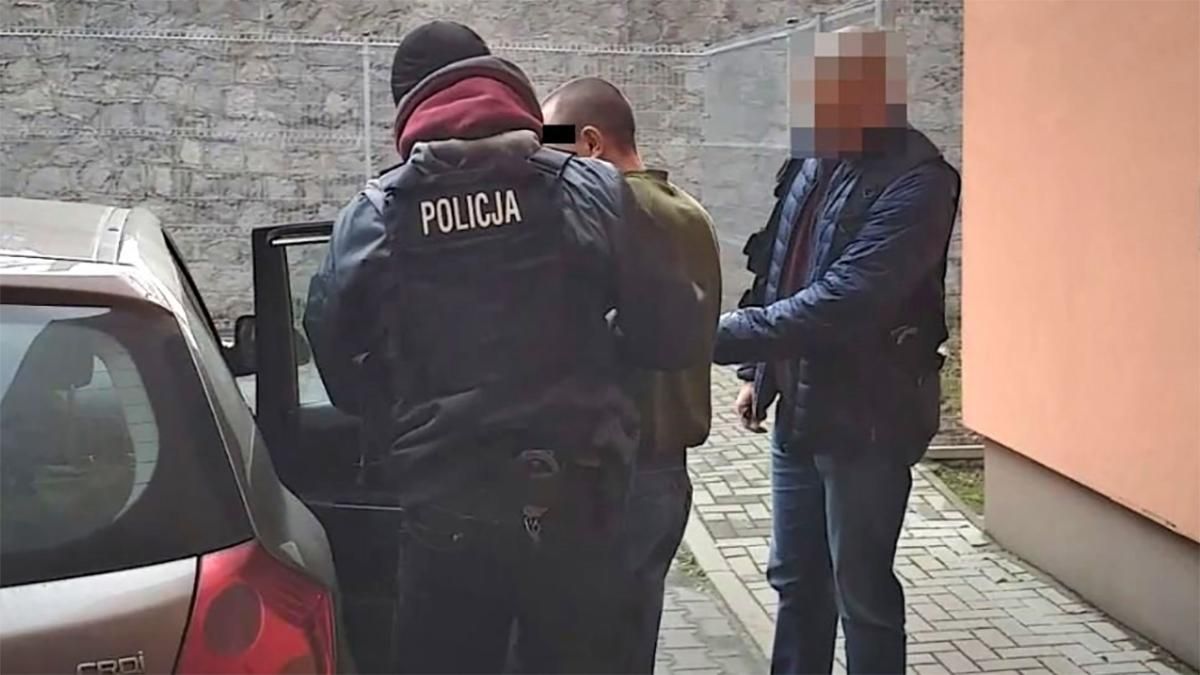 В Польше украинец зарезал двух украинцев 8 декабря 2019 В Польше украинец зарезал двух украинцев 8 декабря 2019