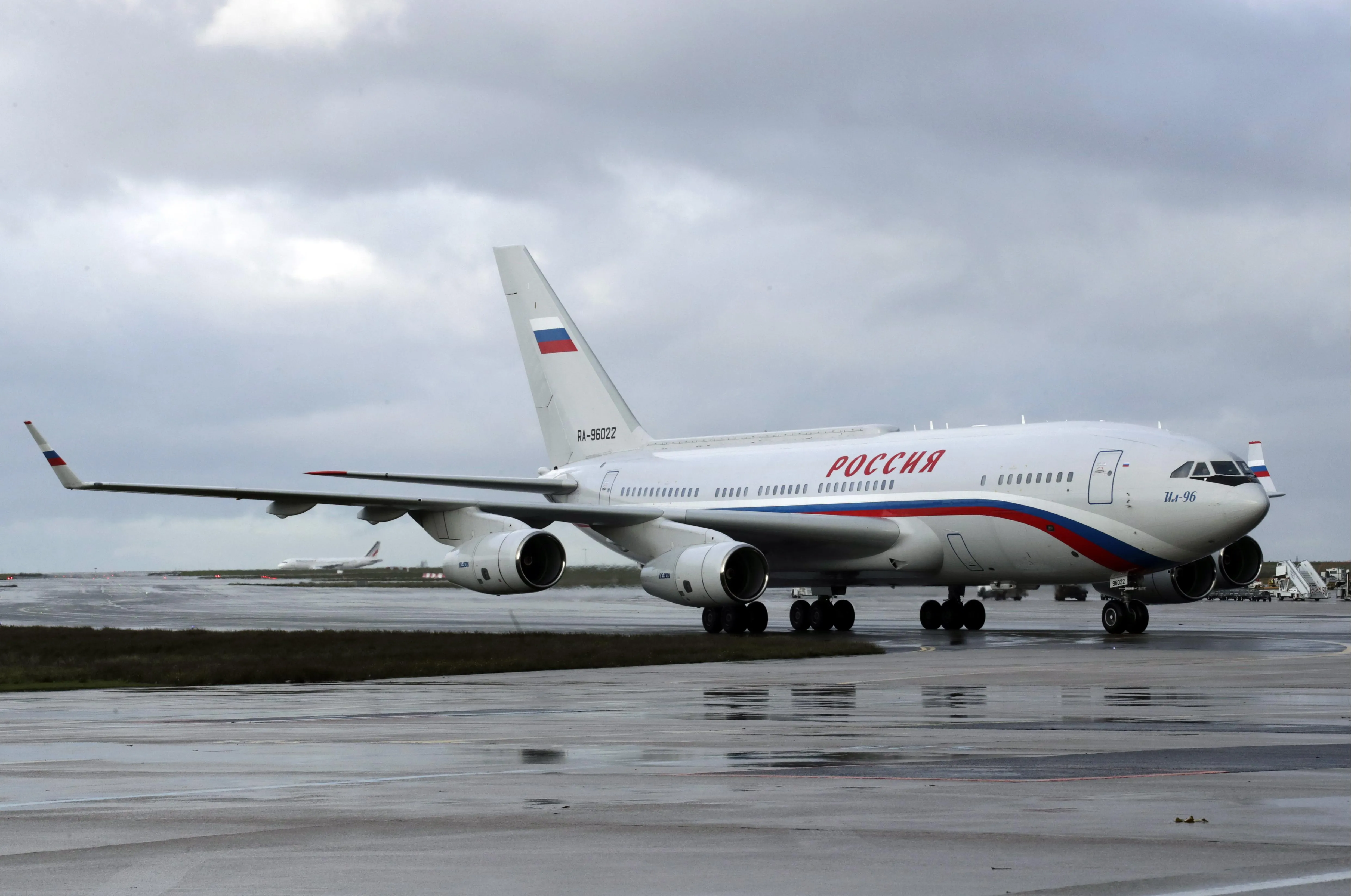 літак Путіна Париж літак Путіна Париж