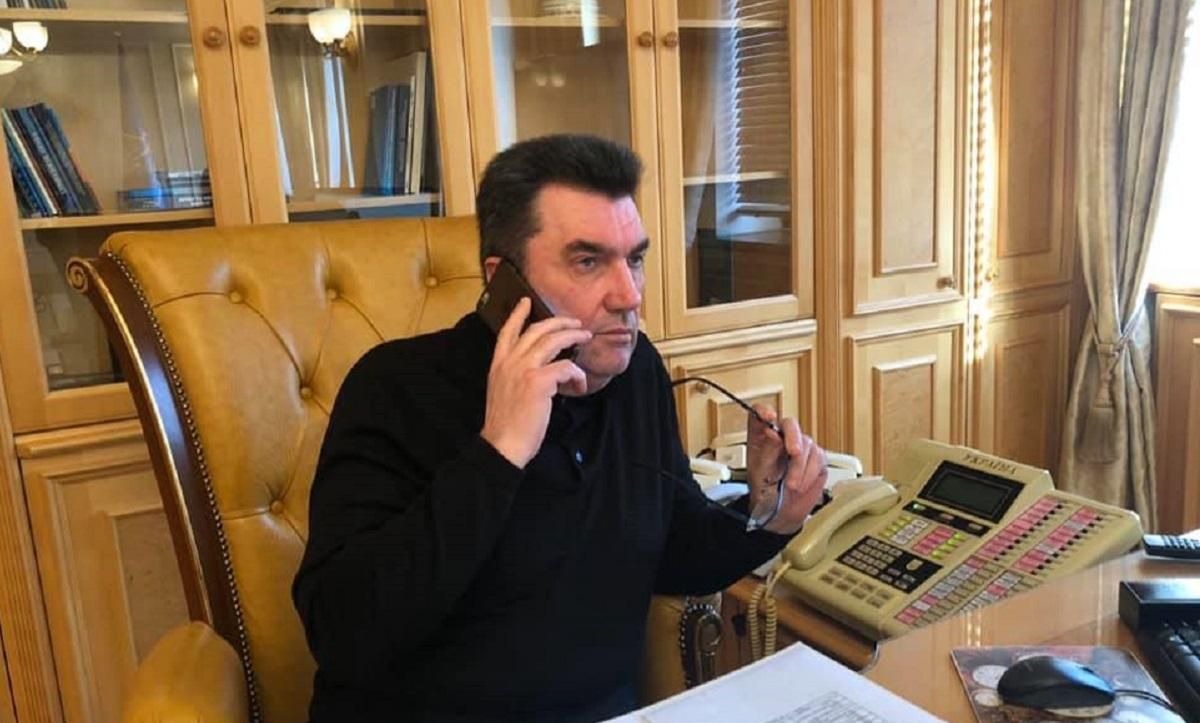 СНБО исключит из списка террористов женщину, которую внесли туда случайно СНБО исключит из списка террористов женщину, которую внесли туда случайно