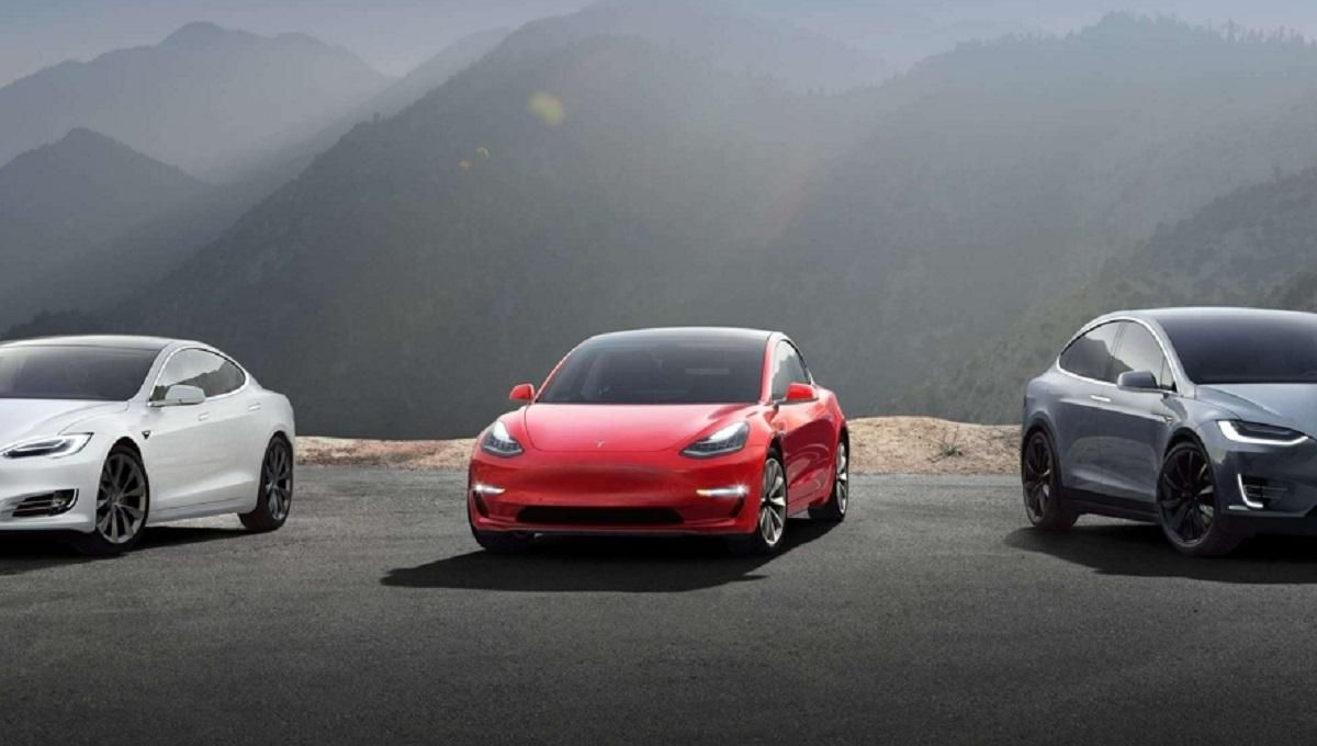 Tesla стала найбільшим виробником електромобілів у світі Tesla стала найбільшим виробником електромобілів у світі