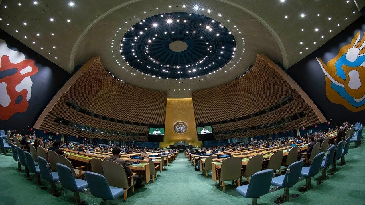 Генасамблея ООН закликала Росію забрати свої війська з Криму 