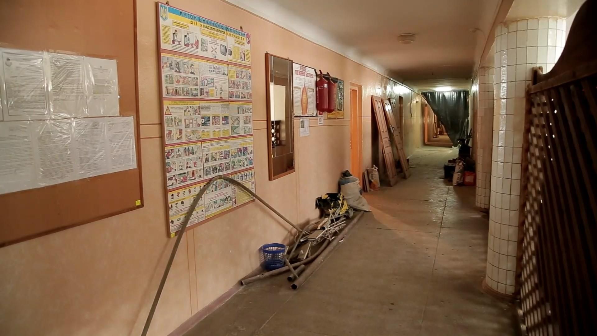 Студенты в Черновцах живут в полуразвалившемся общежитии: видео